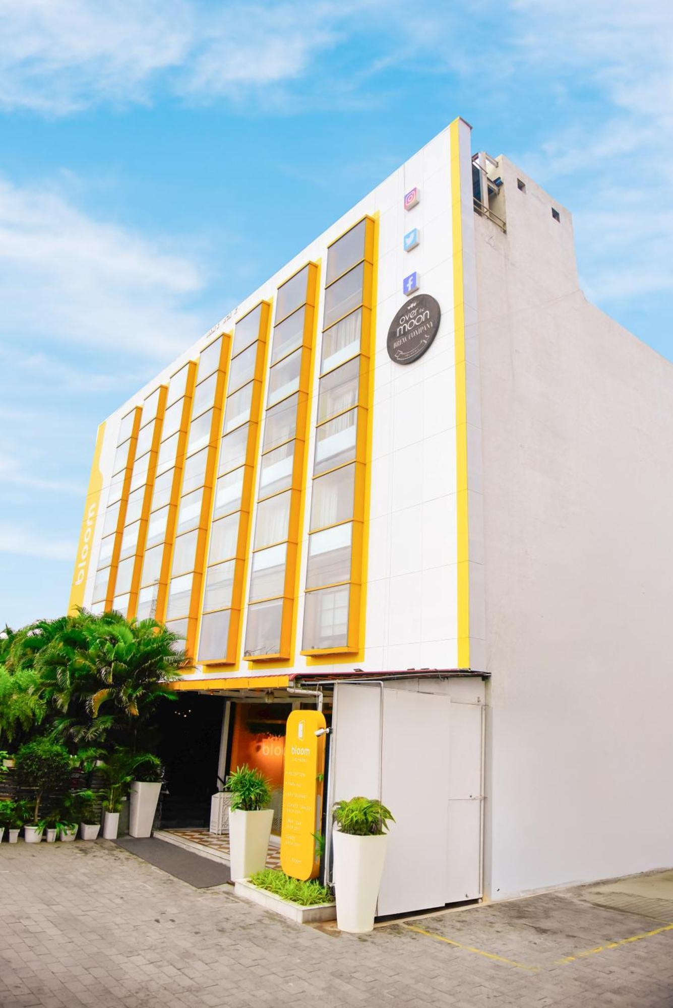Bloom Hotel - Gachibowli Hyderabad Exterior photo